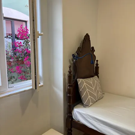 Stork אכסניה *